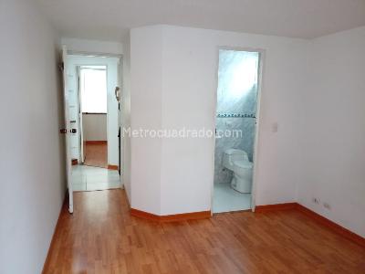 Apartamento de 3 alcobas en venta en Mirandela I, Bogotá, 74 m² · foto 9 de 20