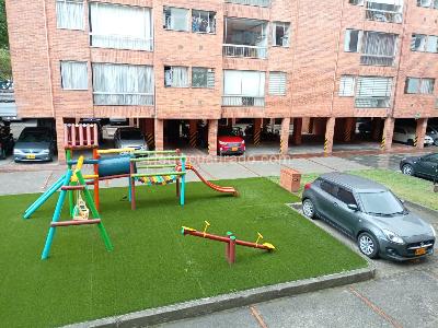 Apartamento de 3 alcobas en venta en Mirandela I, Bogotá, 74 m² · foto 2 de 20