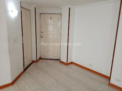 Apartamento de 3 alcobas en venta en Mirandela I, Bogotá, 74 m² · foto 3 de 20