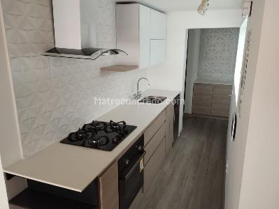 Apartamento de 3 alcobas en venta en Rincon Del Chico, Bogotá, 100 m² · foto 2 de 12
