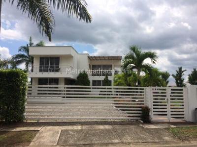 Casa de 5 alcobas en arriendo en Condominio Baru Apiay, Villavicencio, 1424 m² · foto 13 de 13