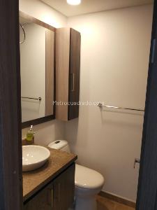 Apartamento de 2 alcobas en arriendo en Alfonso Lopez, Bogotá, 94 m² · foto 9 de 14