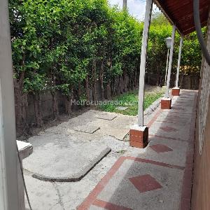 Casa de 3 alcobas en venta en Aparco, Ibagué, 435 m² · foto 5 de 7