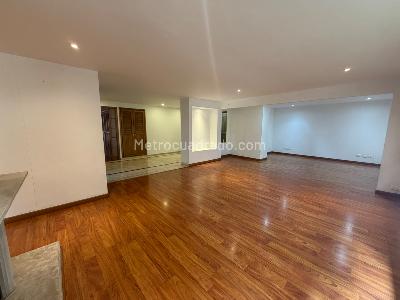 Apartamento de 3 alcobas en venta en La Cabrera, Bogotá, 332 m² · foto 2 de 13