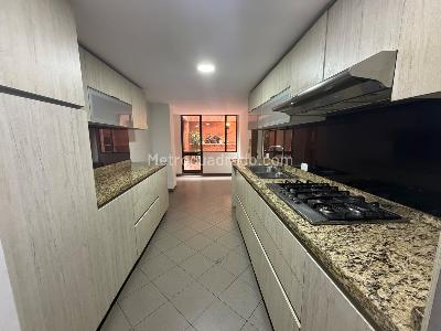 Apartamento de 3 alcobas en venta en La Cabrera, Bogotá, 332 m² · foto 3 de 13