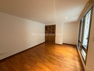 Apartamento de 3 alcobas en venta en La Cabrera, Bogotá, 332 m² · foto 5 de 13