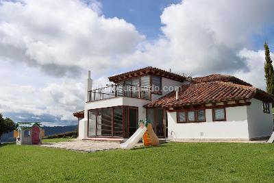 Casa de 4 alcobas en venta en Encenillos De Sindamanoy, Bogotá, 232 m² · foto 2 de 20