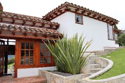 Casa de 4 alcobas en venta en Encenillos De Sindamanoy, Bogotá, 232 m² · foto 3 de 20