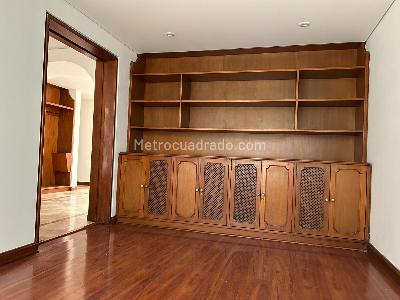 Casa de 4 alcobas en venta en Santa Barbara Alta, Bogotá, 331 m² · foto 4 de 20
