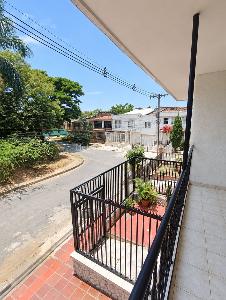 Casa de 5 alcobas en venta en Sector Cañaveralejo Guadalupe, Cali, 420 m² · foto 2 de 9