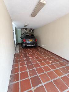Casa de 5 alcobas en venta en Sector Cañaveralejo Guadalupe, Cali, 420 m² · foto 7 de 9