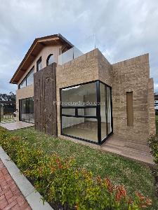 Casa de 3 alcobas en venta en Cajica, Cajicá, 278 m² · foto 3 de 20
