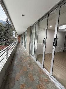 Apartamento de 4 alcobas en venta en Los Naranjos, Medellín, 144 m² · foto 3 de 14