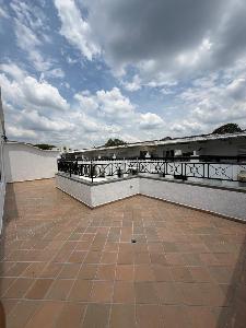 Casa de 5 alcobas en venta en El Ingenio, Cali, 330 m² · foto 3 de 10