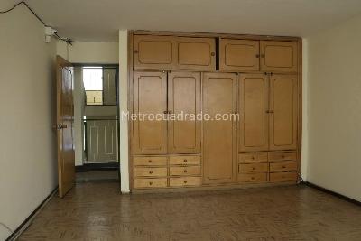 Casa de 5 alcobas en venta en J Vargas, Bogotá, 350 m² · foto 14 de 20
