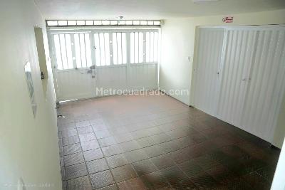 Casa de 5 alcobas en venta en J Vargas, Bogotá, 350 m² · foto 3 de 20