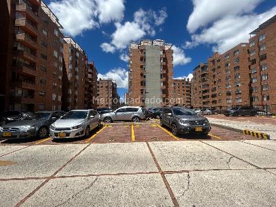 Apartamento de 3 alcobas en venta en Mazuren Colina, Bogotá, 76 m² · foto 2 de 20