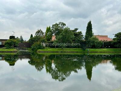 Casa de 3 alcobas en venta en Cr Hacienda, Chía, 1150 m² · foto 2 de 20