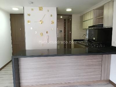 Apartamento de 3 alcobas en venta en Castellon De Los Condes, Bogotá, 81 m² · foto 2 de 13