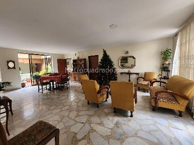 Casa de 5 alcobas en venta en Prados Del Norte, Cali, 280 m² · foto 3 de 20