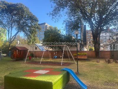 Apartamento de 3 alcobas en venta en El Retiro El Nogal, Bogotá, 116 m² · foto 2 de 19