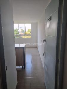 Apartamento de 2 alcobas en venta en La Esperanza Modelia, Bogotá, 33 m² · foto 2 de 13