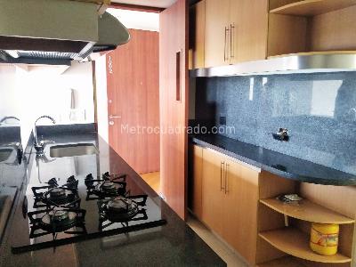 Apartamento de 3 alcobas en venta en Lagos De Cordoba, Bogotá, 94 m² · foto 2 de 20