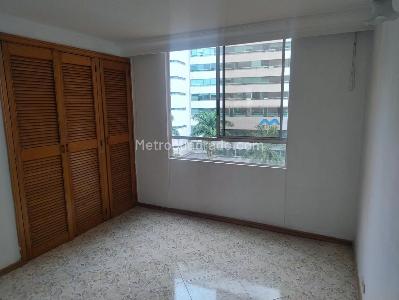 Apartamento de 2 alcobas en venta en El Poblado, Medellín, 105 m² · foto 12 de 17