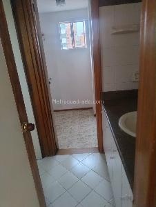 Apartamento de 2 alcobas en venta en El Poblado, Medellín, 105 m² · foto 14 de 17