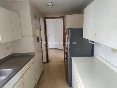 Apartamento de 2 alcobas en venta en El Poblado, Medellín, 105 m² · foto 5 de 17