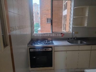 Apartamento de 2 alcobas en venta en El Poblado, Medellín, 105 m² · foto 6 de 17