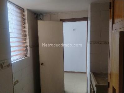 Apartamento de 2 alcobas en venta en El Poblado, Medellín, 105 m² · foto 7 de 17