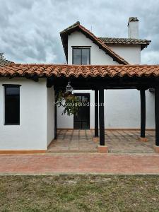 Casa de 4 alcobas en arriendo en Canelon Sector La Laguna, Cajicá, 550 m² · foto 2 de 16