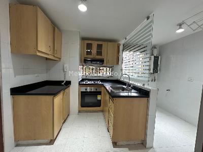 Apartamento de 3 alcobas en venta en Ciudad Salitre Puerto Bahia, Bogotá, 89 m² · foto 3 de 18