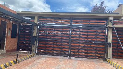 Casa de 3 alcobas en venta en Barrio Chuntame, Cajicá, 207 m² · foto 17 de 18