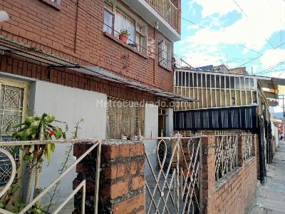 Casa de 5 alcobas en venta en El Laurel, Bogotá, 160 m² · foto 2 de 12