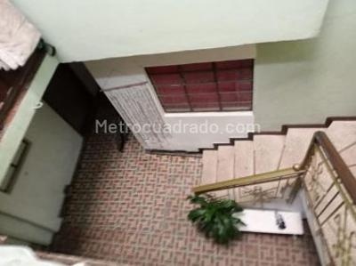 Casa de 5 alcobas en venta en El Laurel, Bogotá, 160 m² · foto 6 de 12