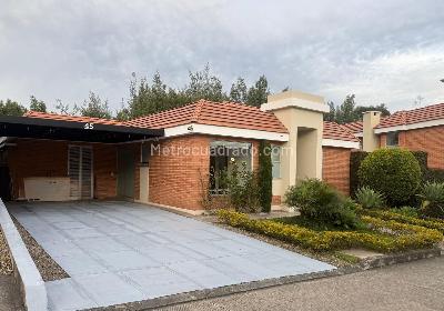 Casa de 3 alcobas en arriendo en Bosque Residencial, Cajicá, 215 m² · foto 2 de 20