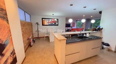 Apartamento de 2 alcobas en venta en Poblado Alto, Medellín, 118 m² · foto 5 de 9