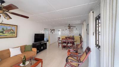 Casa de 4 alcobas en venta en Ciudad Jardin, Barranquilla, 261 m² · foto 4 de 10