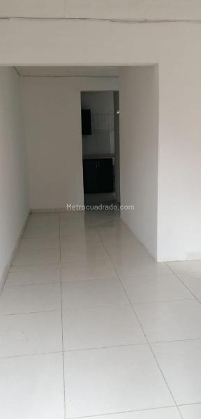 Apartamento de 2 alcobas con balcón en Belén Altavista
