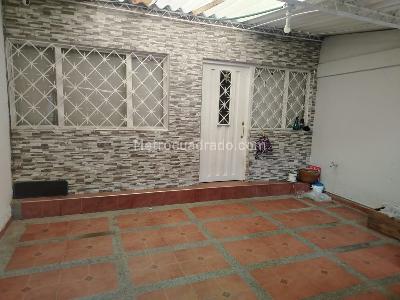 Casa de 5 alcobas en venta en La Aurora, Bogotá, 90 m² · foto 2 de 13