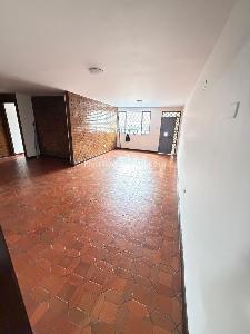 Casa de 4 alcobas en arriendo en Carvajal, Bogotá, 300 m² · foto 10 de 16