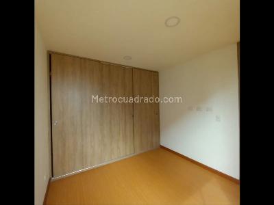 Apartamento de 1 alcoba en venta en El Plan, Bogotá, 32 m² · foto 9 de 14