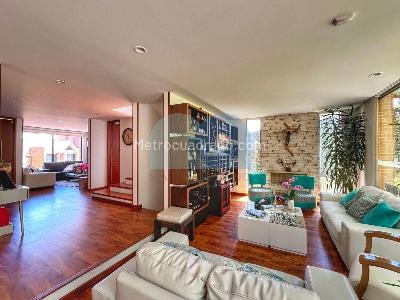 Casa de 3 alcobas en venta en Altos De La Colina, Bogotá, 267 m² · foto 3 de 20