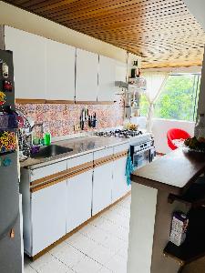 Apartamento de 4 alcobas en venta en Carlos E Restrepo, Medellín, 83 m² · foto 6 de 19