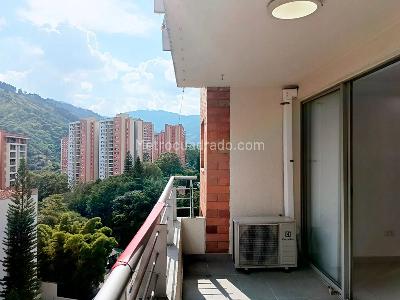 Apartamento de 2 alcobas en venta en Belen Loma De Los Bernal, Medellín, 98 m² · foto 3 de 14