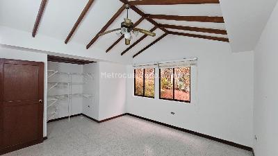 Casa de 5 alcobas en arriendo en La Voragine, Cali, 362 m² · foto 14 de 20