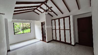 Casa de 5 alcobas en arriendo en La Voragine, Cali, 362 m² · foto 11 de 20