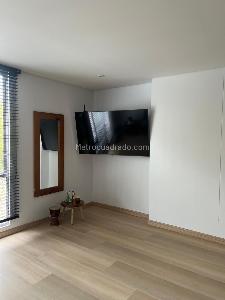Apartamento de 1 alcoba en venta en Santa Barbara Central Usaquen, Bogotá, 59 m² · foto 2 de 20